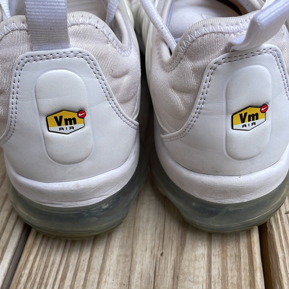 NIKE - Air Vapormax Sneakers Size 9 - Picture 5 of 11